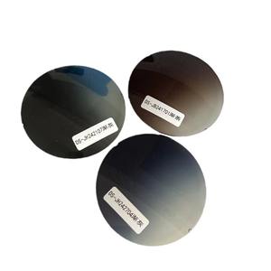 전문 맞춤형 CR39 그라디언트 컬러 선글라스 렌즈 HMC UC 코팅 편광 비전 효과가있는 세련된 광학 수지 - Product Image 2
