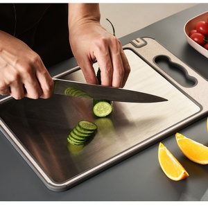 Planche à découper en plastique double face antibactérienne, planche à découper en acier inoxydable avec aiguiseur - Product Image 3