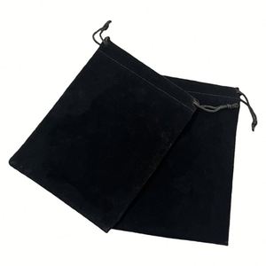 Bolsas de Terciopelo con Cordón para Regalo, Personalizadas con Logotipo, Color Negro, para Guardar Joyas - Product Image 2
