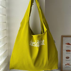 กระเป๋าไนลอน17นิ้วสำหรับผู้หญิงกระเป๋าสะพายไหล่พิมพ์โลโก้แนวตั้งลายทางแม่เหล็ก - Product Image 2