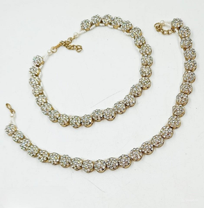 Bracelet de cheville élégant de créateur pour femmes et jeunes filles, bijou traditionnel plaqué or, accessoire de tous les jours - Product Image 3