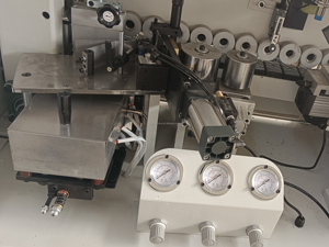 Vendita calda di alta qualità di piccole dimensioni automatico bordo barder <span class=keywords><strong>pvc</strong></span> bordo bendaggio macchina per mobili armadi - Product Image 4