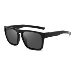 Nuevas gafas de sol cuadradas para hombre con protección UV400, polarizadas, antirreflejos, montura de PC, lentes TAC para conducir, viajar y atuendos de moda. - Product Image 4