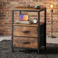 Table de chevet industrielle style ferme avec ports de charge USB, 2 tiroirs, en bois brun rustique et structure en métal noir, vente en gros