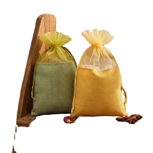 Sac cadeau en jute écologique, petit sac personnalisé en toile de jute naturelle, pochette en toile de jute avec cordon de serrage - Product Image 1