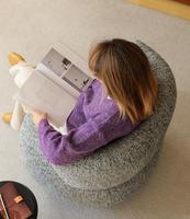 Fauteuil d'appoint moderne gris foncé pour le salon chaise de loisirs inclinable pivotante éponge pour appartements villas meubles d'hôtel