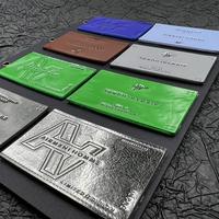 Étiquette personnalisée en cuir PU avec logo en relief, patch en cuir personnalisé pour jeans, étiquette de sac pour vêtements et jeans