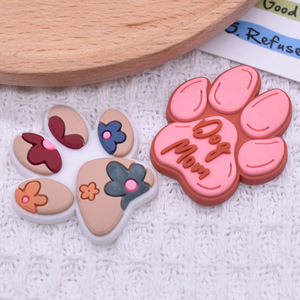 थोक प्यारा पालतू पालतू कुत्ता पाव जूते आकर्षण प्रचार उपहार स्मृति चिन्ह पशु जूते सजावट pvc कुत्ते प्रिंट रबर प्लग जूते आकर्षण - Product Image 2