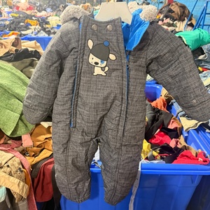 Vêtements d'<span class=keywords><strong>occasion</strong></span> <span class=keywords><strong>pas</strong></span> chers Combinaison de neige pour bébé d'<span class=keywords><strong>occasion</strong></span> 1-2 ans Combinaison de neige pour bébé de seconde main Vêtements d'hiver pour enfants en balles - Product Image 3
