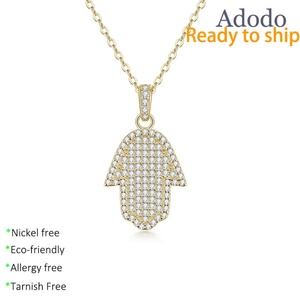 Collar con Colgante de Mano de Fátima en Cobre Ecológico con Microincrustaciones de Circonio y Baño de Oro de 14k para Mujer - Product Image 1