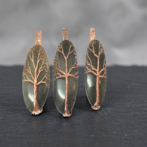 Pendentif artisanal en fil de cuivre de haute qualité, motif arbre de vie en agate naturelle et jaspe rouge, motif cœur, artisanat tendance - Product Image 6
