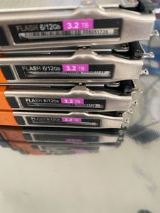 SSD P61051-B21 de 3.2TB NVMe de 2.5 pulgadas Gen4 de uso mixto SFF BC U.3 con cifrado automático FIPS 140-3 CM7, ¡el más vendido! - Product Image 2