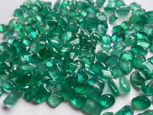 Mezcla de Gemas Facetadas de Esmeralda Zambiana Natural |   Piedras Sueltas de Cuarzo Verde Premium Certificadas para Joyería - Product Image 3