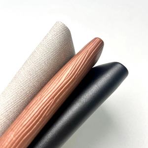 Rollo suave de vinilo de imitación de cuero sintético de PVC impermeable elástico de alta calidad para muebles para sofá/bolsa de asiento/interiores de sillas - Product Image 5