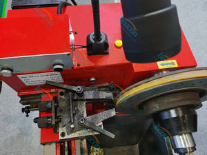 Araba ve kamyon tamir için T8445A disk davul fren torna makinesi - Product Image 5