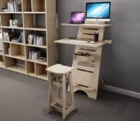 Wintop Smart Höhenverstellbarer Steh-Sitz-Schreibtisch aus Holz 18mm Dicke Pulverbeschichtete Oberfläche Anpassbare Farben Komfortabler Sitzkomfort