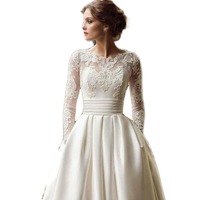 Robe de mariée élégante haut de gamme en dentelle ivoire taille haute amincissante avec traîne pour l'automne, grandes tailles