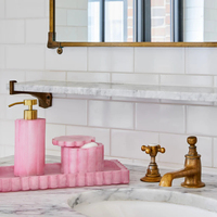 Stonekocc naturel marbre rose onyx jade ondulé accessoires de bain sept pièces ensemble plateau boîte à mouchoirs distributeur de savon pour salle de bain