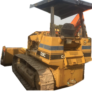 Bulldozer Caterpillar D3C d'occasion 2023, moteur 90 CV, capacité de bulldozing 8,6 m, chenilles avec composants essentiels et moteur, bon état - Product Image 1