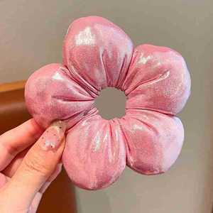 Vente en gros de chouchous pour cheveux rose bonbon et volumineux, style européen et américain, élastiques à cheveux pour bébés filles et enfants avec fleurs en tissu - Product Image 6