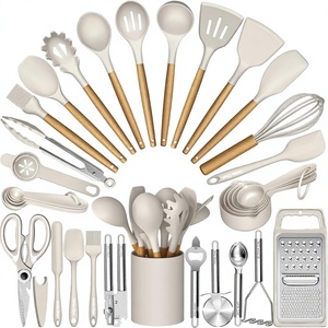 Juego de utensilios de cocina de silicona Umite Chef Khaki, 34 piezas, espátula con mango de madera resistente al calor, rallador, juego de utensilios de cocina antiadherentes - Product Image 1