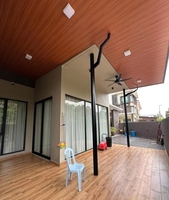 Échantillon gratuit Fabricant de gros Décoration intérieure Panneau en PVC laminé Plafond en PVC de couleur bois