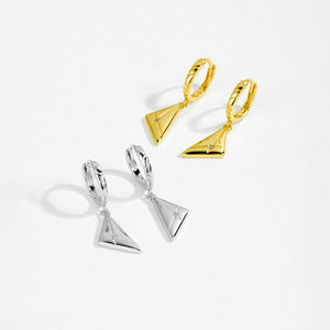FUAMAY 2025 Tendance Boucles d'oreilles plaquées or 18 carats, minimalistes, triangle, baiser, pendantes, huggies pour mariages, vente en gros, créoles - Product Image 4