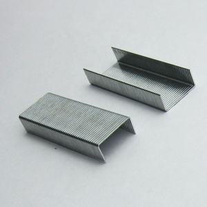 थोक डेस्कटॉप गुणवत्ता गैल्वेनाइज्ड स्टेपलर पिन ऑफिस बाइंडिंग सिल्वर <span class=keywords><strong>24</strong></span>/6 स्टेपल पिन की आपूर्ति करती है - Product Image 3