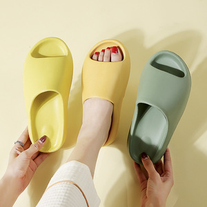 Baskets de plage en pvc unisexes eva pour hommes sandales rouges pour hommes sandales de plage colorées et personnalisées inspirées roses pour femmes à des prix abordables