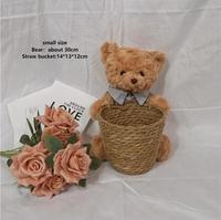 Peluche personnalisée romantique pas chère, ours en peluche tenant un panier de fleurs en paille, jouet en peluche ours en peluche