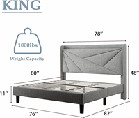 Lit plateforme multifonctionnel moderne XDS Queen Size avec cadre en fer, ports USB et tête de lit rembourrée avec rangement et dossier à volants