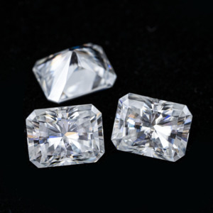 Vente en gros <span class=keywords><strong>de</strong></span> pierres brutes <span class=keywords><strong>de</strong></span> moissanite blanche, taille radiant 8ct 10x12mm, clarté DEF/GH, taille brillant VVS, pierres en vrac - Product Image 3