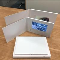 Usine en gros 5 pouces blanc blanc écran de carte d'invitation LCD blanc Brochure vidéo blanche pour carte-cadeau de voeux