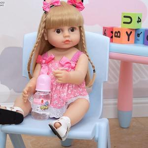55 CM Simulation <span class=keywords><strong>Biberon</strong></span> Réaliste Mignon Doux Silicone Réaliste Reborn Poupée Jouet pour Enfants - Product Image 4
