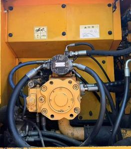 Excavatrice sur pneus Hyundai 150W-7 avec godet de terrassement d'une capacité de 0,71 m³, équipement de construction d'occasion - Product Image 6