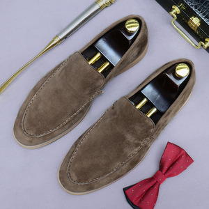 Chaussures en cuir souple pour hommes, au design élégant et luxueux, avec une texture mate et un bout rond rétro. Style rarement vu. - Product Image 3