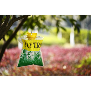 Piège à mouches rectangulaire jetable en plastique pour usage extérieur agricole – Sac de capture d'insectes pour le contrôle des mouches - Product Image 3
