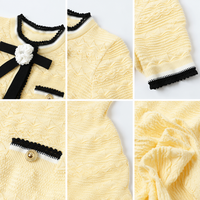 Robe en tricot élégante jaune en tweed français, coupe ajustée, col rond, avec nœud décoratif et volants, pour femme, collection été 2026