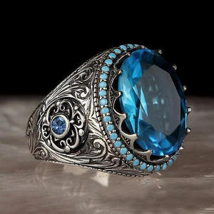 Anillo de Cóctel Plateado para Hombre T0556 con Esmeralda Ovalada en Engaste de Bisel, Joyería Fina para Uso Diario - Product Image 2