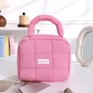 <span class=keywords><strong>Borsa</strong></span> per il Trucco Trapuntata con Logo Personalizzato e Manico, <span class=keywords><strong>Organizer</strong></span> Cosmetico da Viaggio Portatile per Donne con Tasca Interna Trasparente - Product Image 5