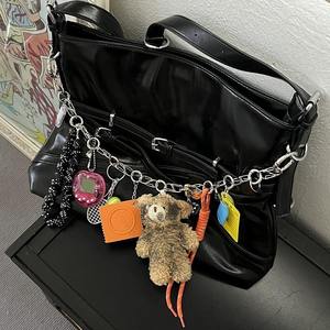 JS 고품질 친환경 3D 입체 모양 카라비너 키체인 귀여운 털복숭이 플러시 테디베어 펜던트 실버 퍼스 체인 주사위 - Product Image 3