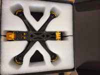 Cadre de drone en carbone FPV sur mesure de 6 pouces avec plaques de caméra en aluminium CNC Cadre de drone FPV pour pièces et accessoires de drone