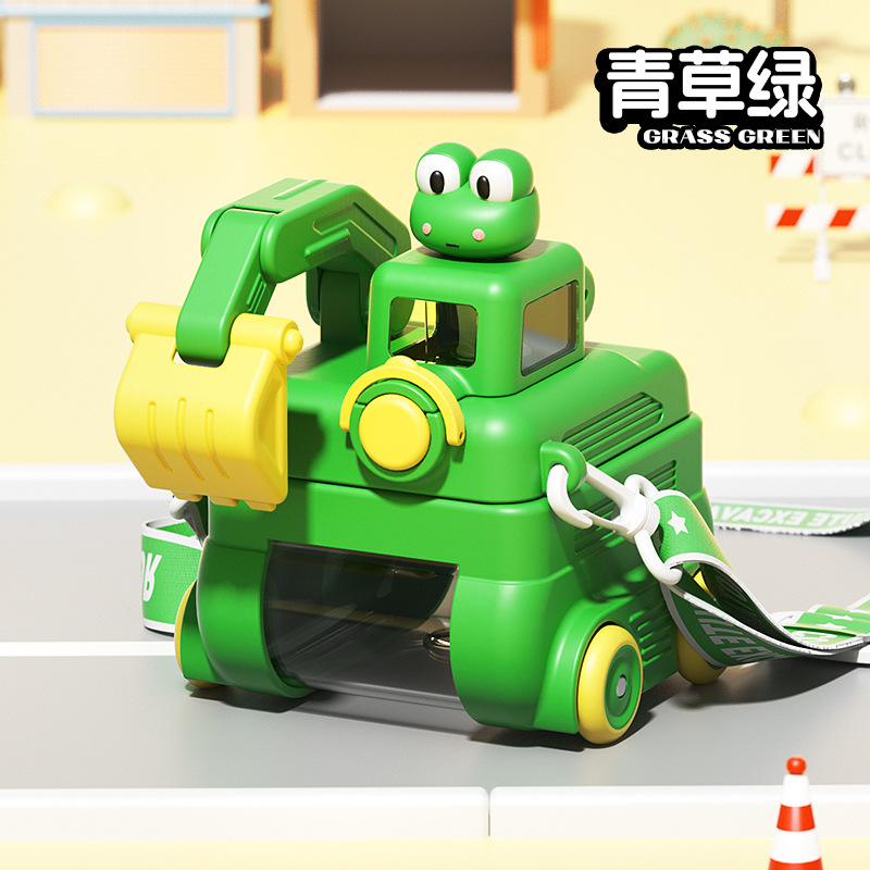 Jouet à sangle en paille verte