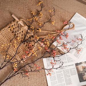 Rami Artificiali di Arance e Ciliegie Selvatiche Autunnali per Decorazioni Natalizie, Rami Spray di Frutta di Alta Qualità all'Ingrosso - Product Image 3