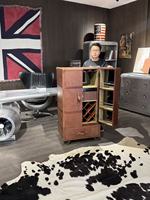 Armoire de rangement vintage en cuir pour vin, coffres et valises de style aviateur