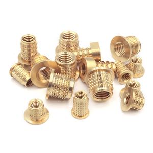 Vis à barbelures en laiton pressé à froid GQK avec écrou en cuivre intégré, insert à pression – Installation robuste et facile, modèle GW2582602 - Product Image 6