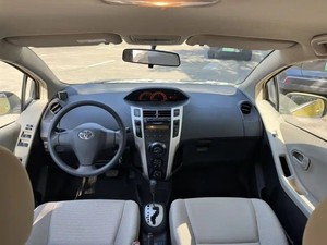 <span class=keywords><strong>Toyota</strong></span> <span class=keywords><strong>Yaris</strong></span> 1.6E Automático Edición Charm <span class=keywords><strong>2011</strong></span> Usado, Bajo Costo de Adquisición, Vehículo de <span class=keywords><strong>Gasolina</strong></span> Duradero para el Hogar, Documentación Completa - Product Image 5
