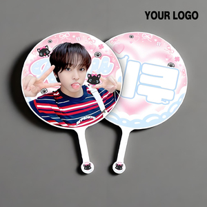 Éventail miniature personnalisé en PVC plastique pour groupe Kpop coréen - Product Image 4