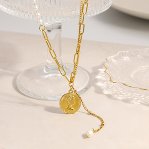Collier superposé avec chaîne trombone en perles, double pendentif pièce de monnaie en forme de Y, plaqué or 18 carats, perle d'imitation, bijoux de mode - Product Image 3