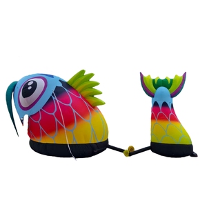 Sculpture de poisson koi gonflable suspendue personnalisée et colorée pour la décoration d'aquariums et de musées - Product Image 1